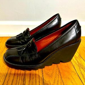 Donald J Pliner black leather loafers with tassel. Size 9